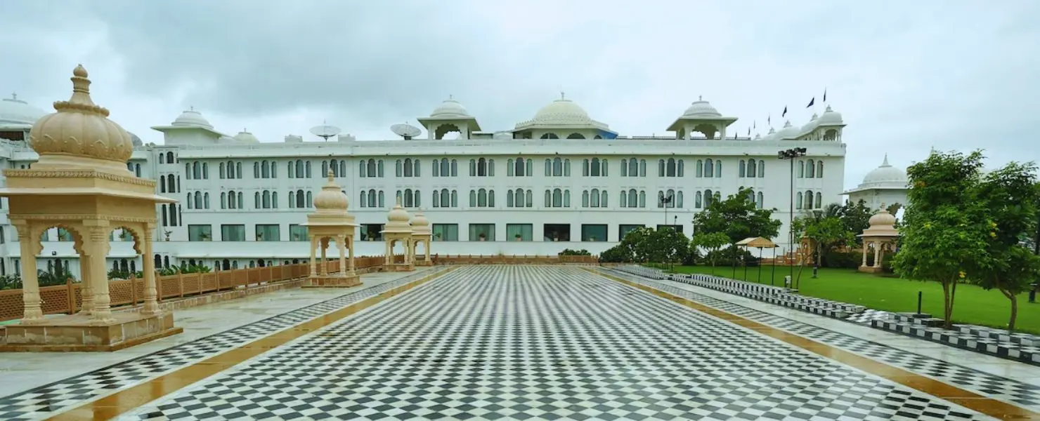 Radisson Blu Palace Resort & Spa, Udaipur