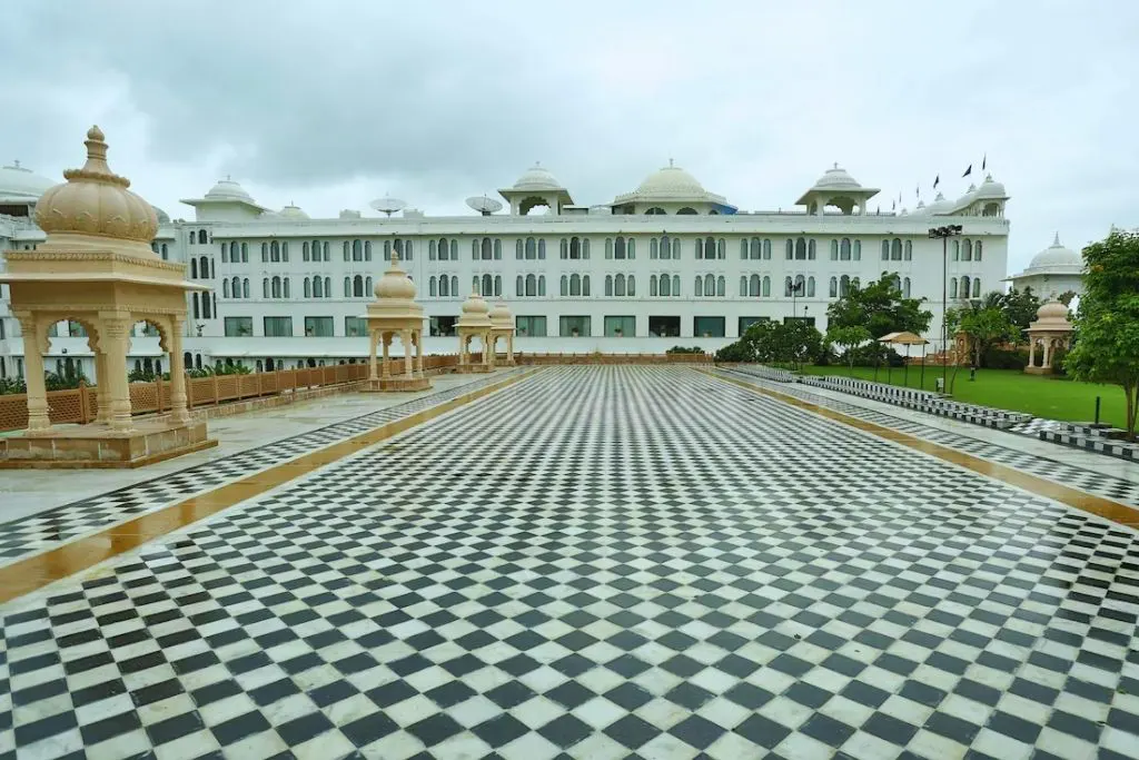 Radisson Blu Palace Resort & Spa, Udaipur