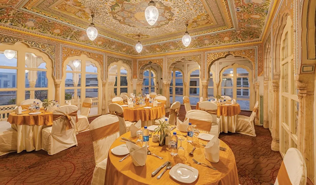 CHATTIS DARI WITH TERRACE