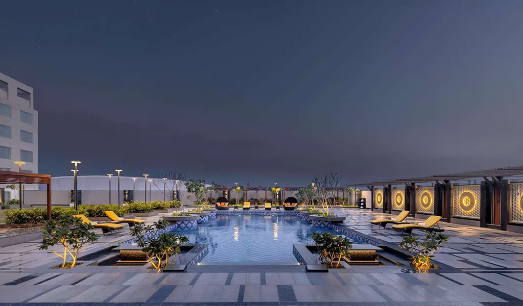 RAVANTA – POOLSIDE BAR & GRILL