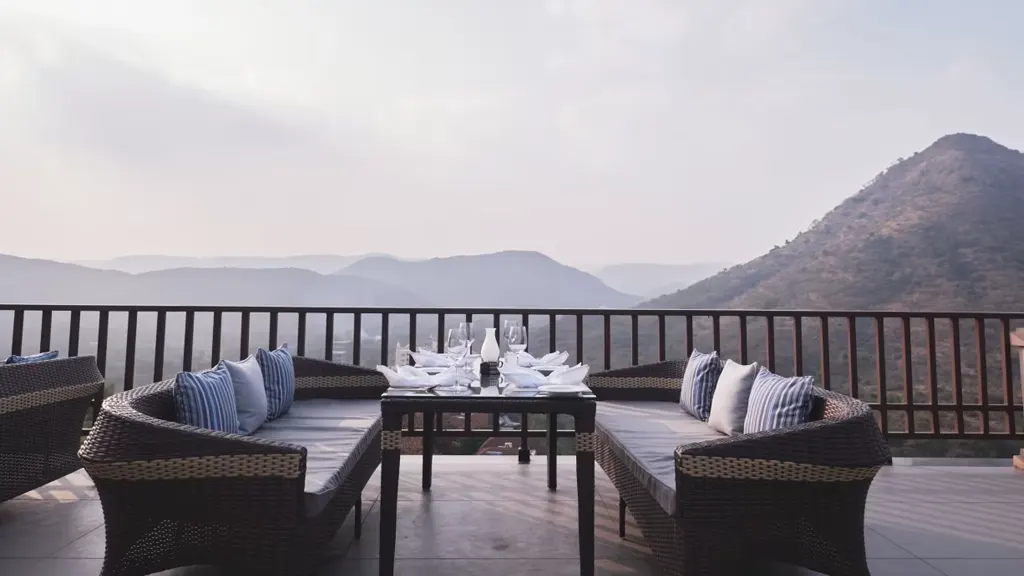 ZENITH- BAR AND LOUNGE